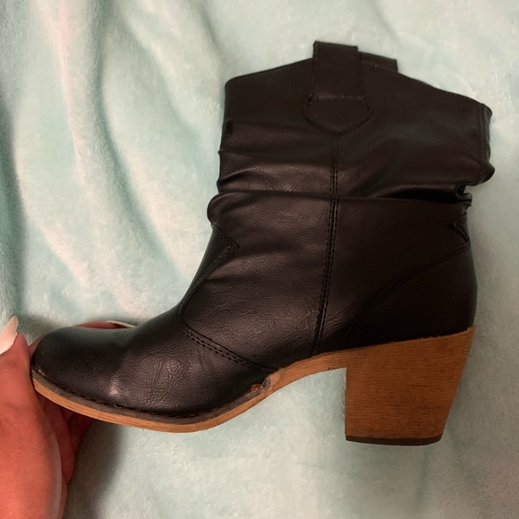 Black cowboy ankle boots🤠 - Picture 5 of 5